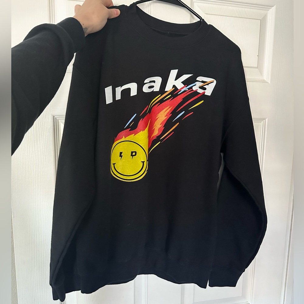 Inaka Power crew neck. Medium